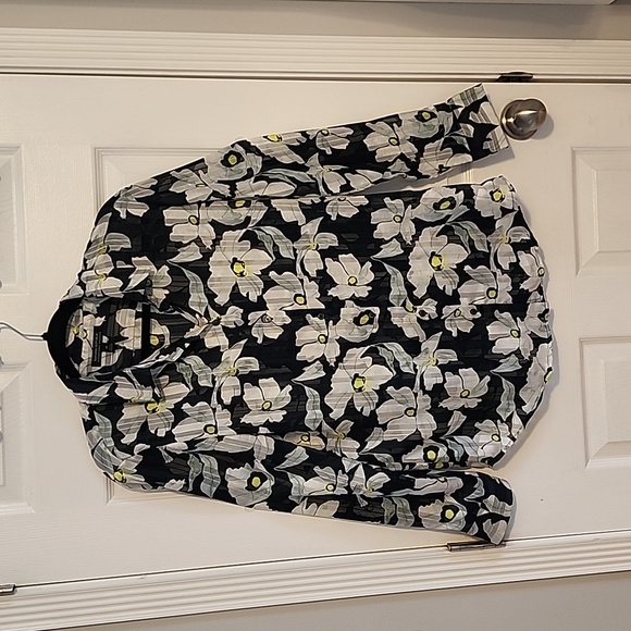 Banana Republic Tops - Banana Republic floral blouse
